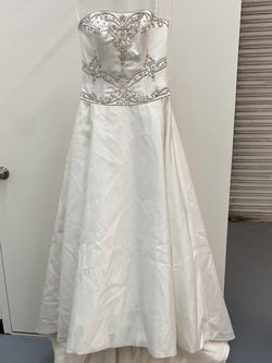 Brand New Wedding Gown. Alfred Angelo / Divinci Model