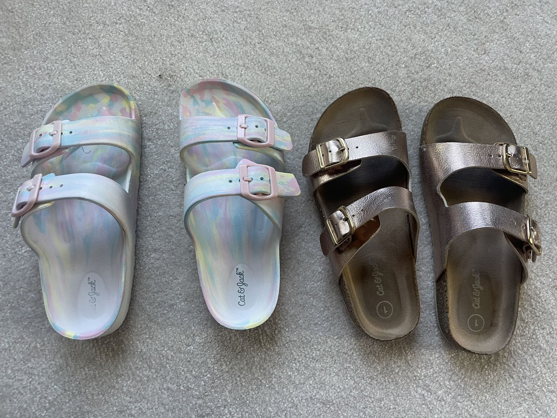 $2.50/pair! Cat & Jack Size 1 Slides - 2 Pair