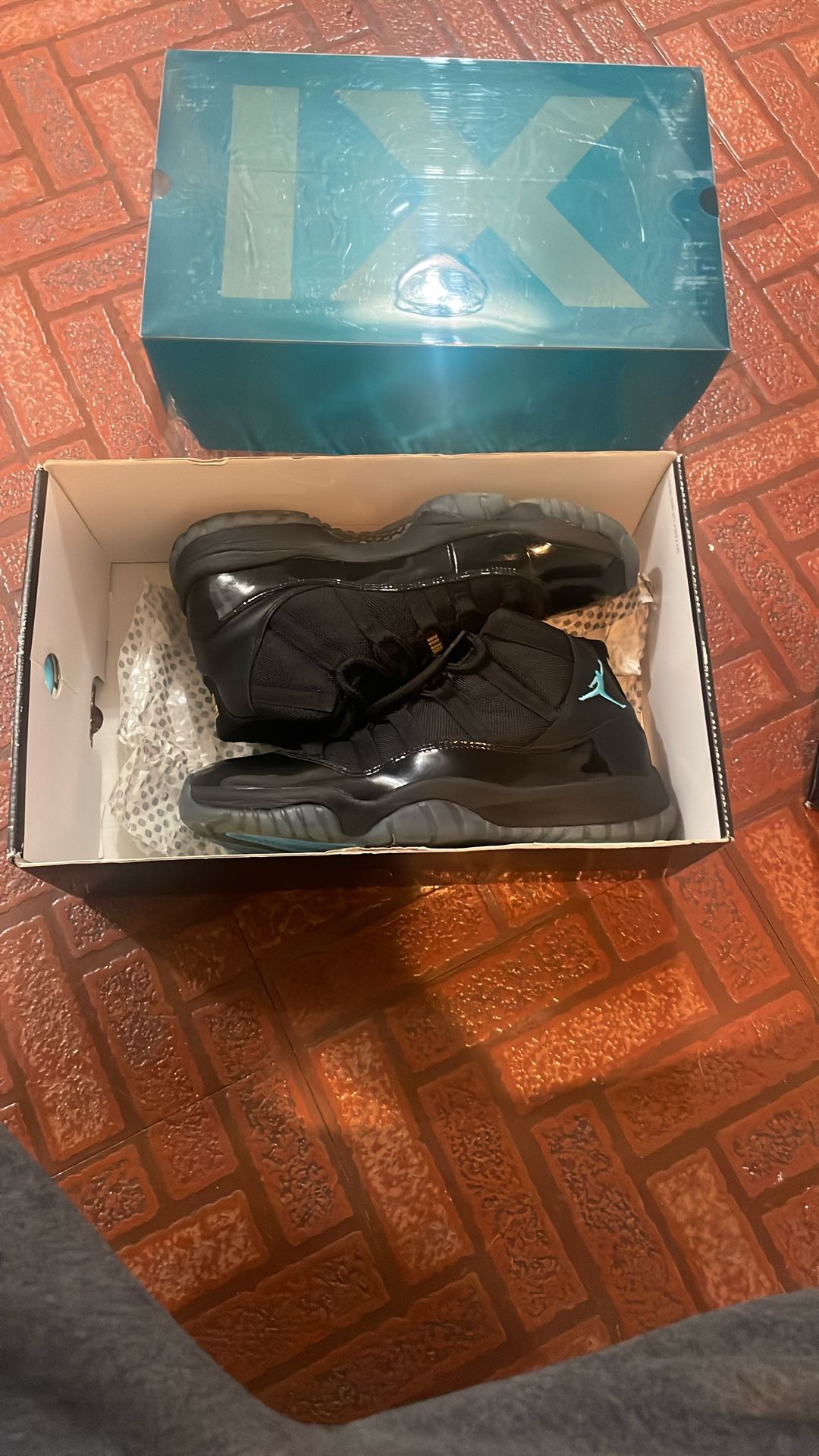 Air Jordan 11 retro black gamma blue