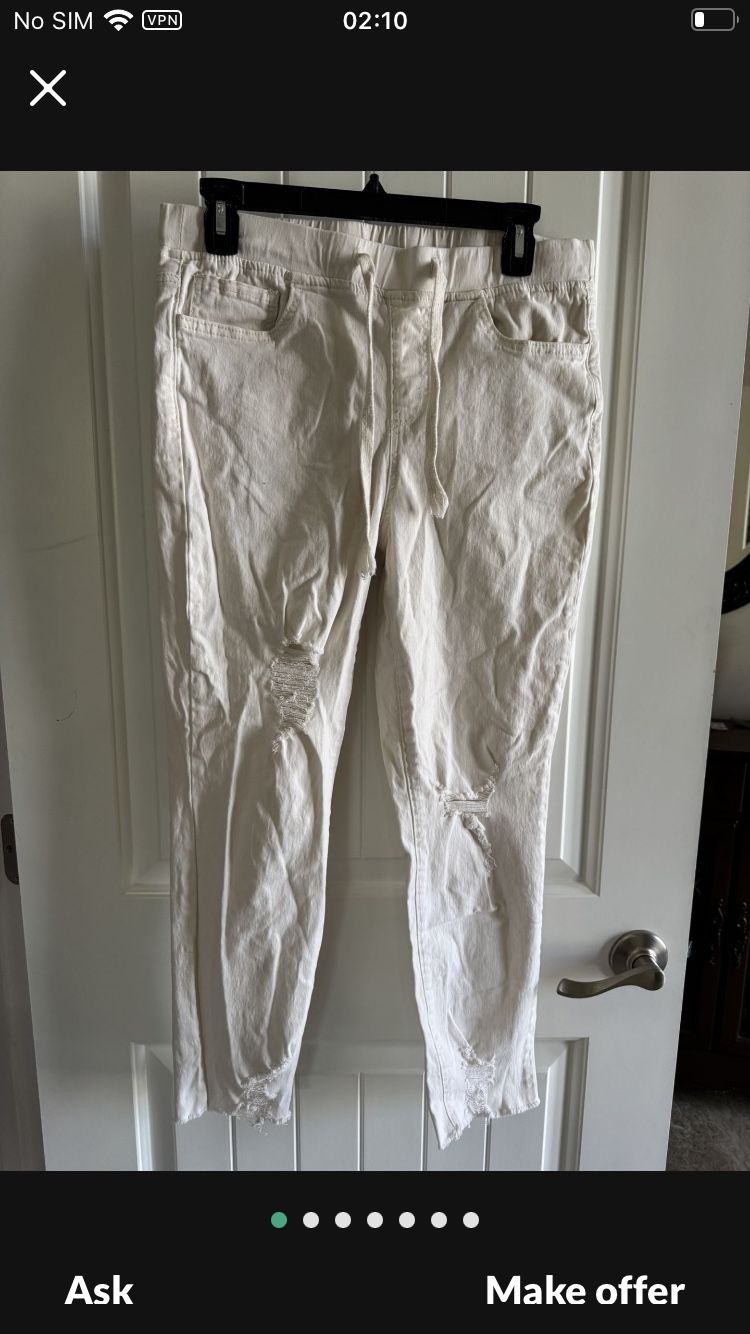 Royalty For Me, Distressed Women’s Ankle Pants Size M