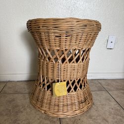 NEW Round Woven Wicker Rattan Pedestal Side Table Plant Stand 