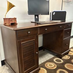 🔥 Computer Desk — $149.99! 🔥