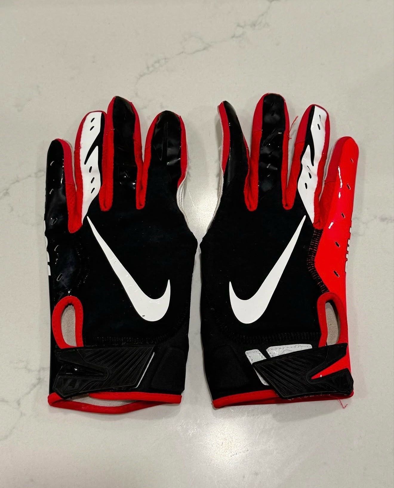 NCAA GEORGIA FOOTBALL GLOVES size L