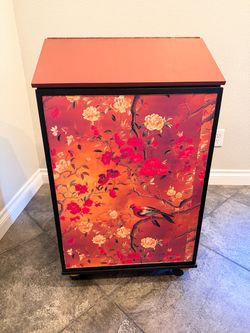 Unique, mobile bar