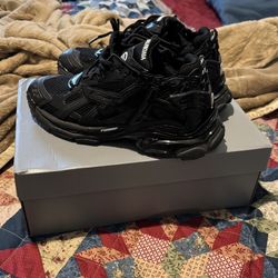 balenciaga runners 
