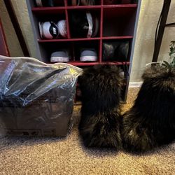 Black Furry/Fluffy Boots