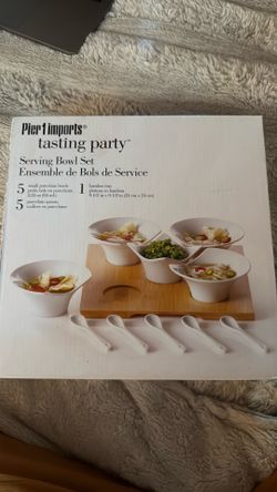 Pier 1 Imports Serving Bowl Set