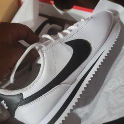 Cortez ( Boys ) 75 Dlls Size 4
