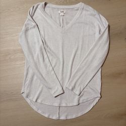 $12 EUC Upwest Women’s V-neck Top