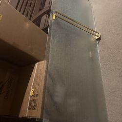 Sliding shower doors