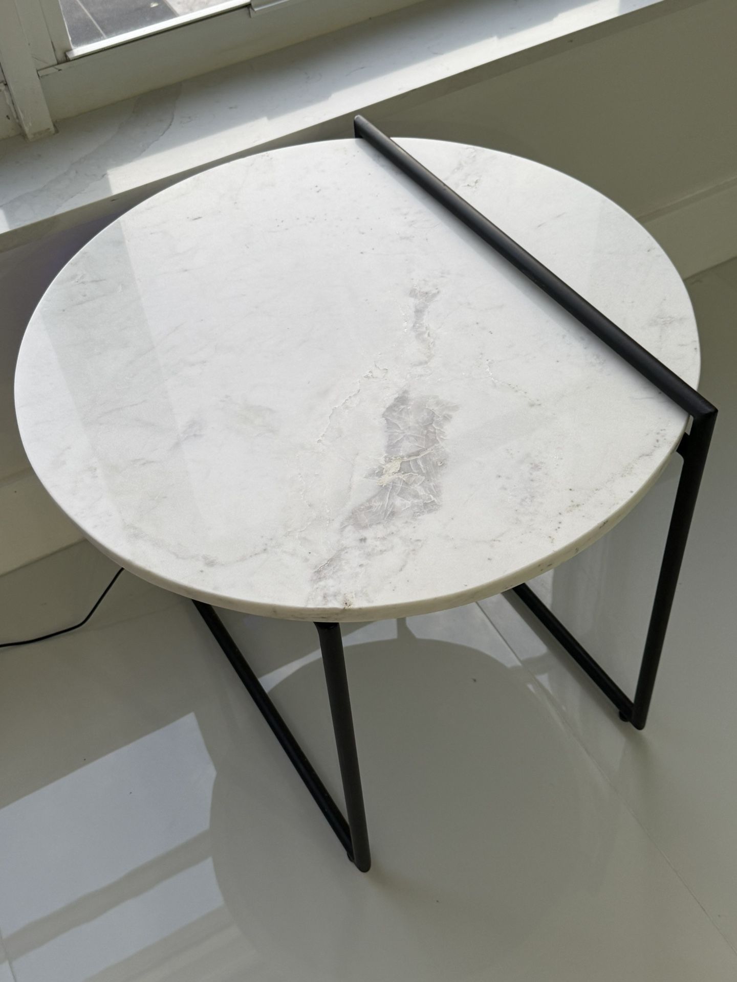 New Beautiful Modern White Marble End Table, diameter: 22.00 height: 19.00, Was $200 At City Furniture