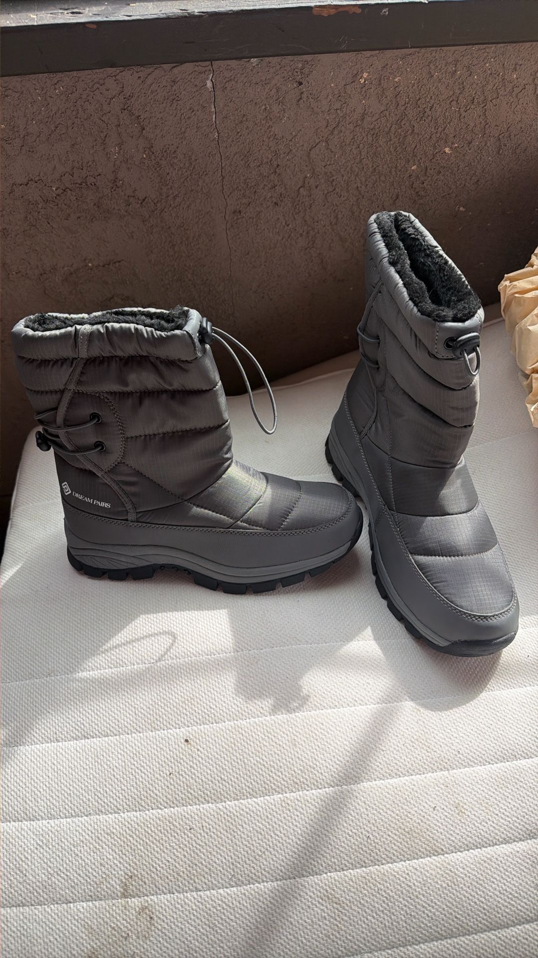 Women Snow Boots Size 11