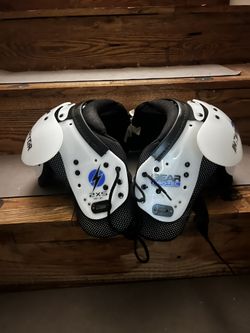 YXS Shoulder pads 10-11