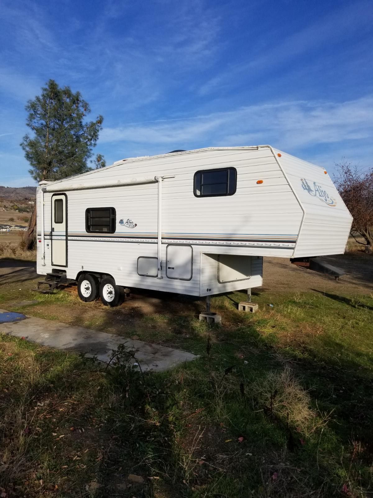 1998 aljo 5th wheel trailer
