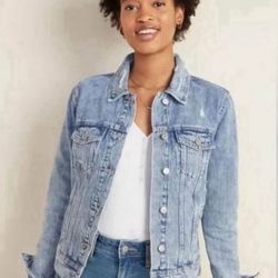 NWOT Old Navy Women’s Distressed Jean Jacket Size L  