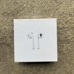  Apple AirPods 2 with Charging Case   