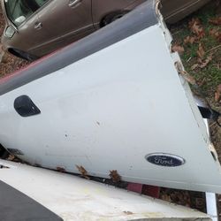 (2) 1(contact info removed) Ford F150 and 1(contact info removed) Superduty White tailgates