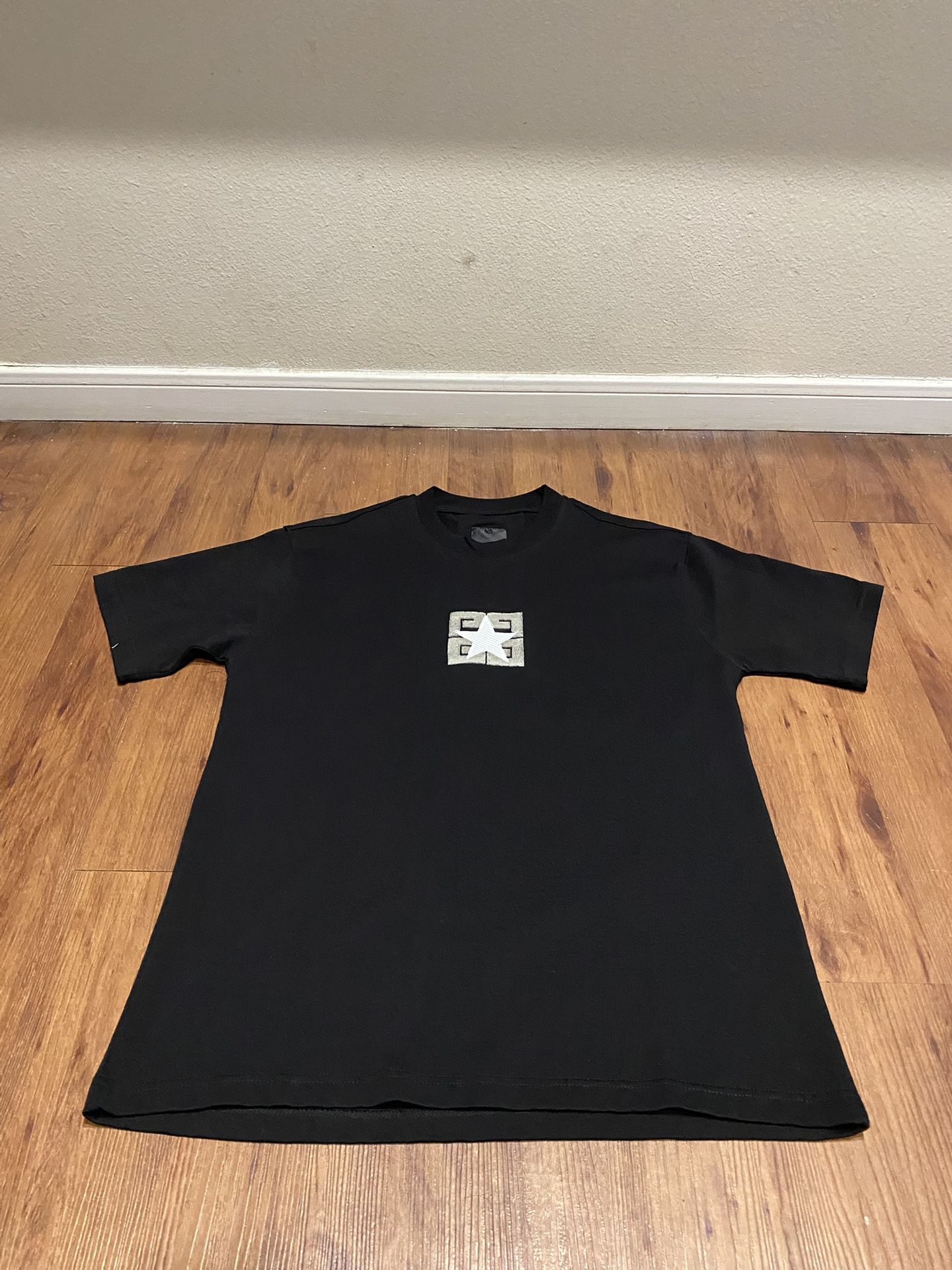 Givenchy Tee Size Small