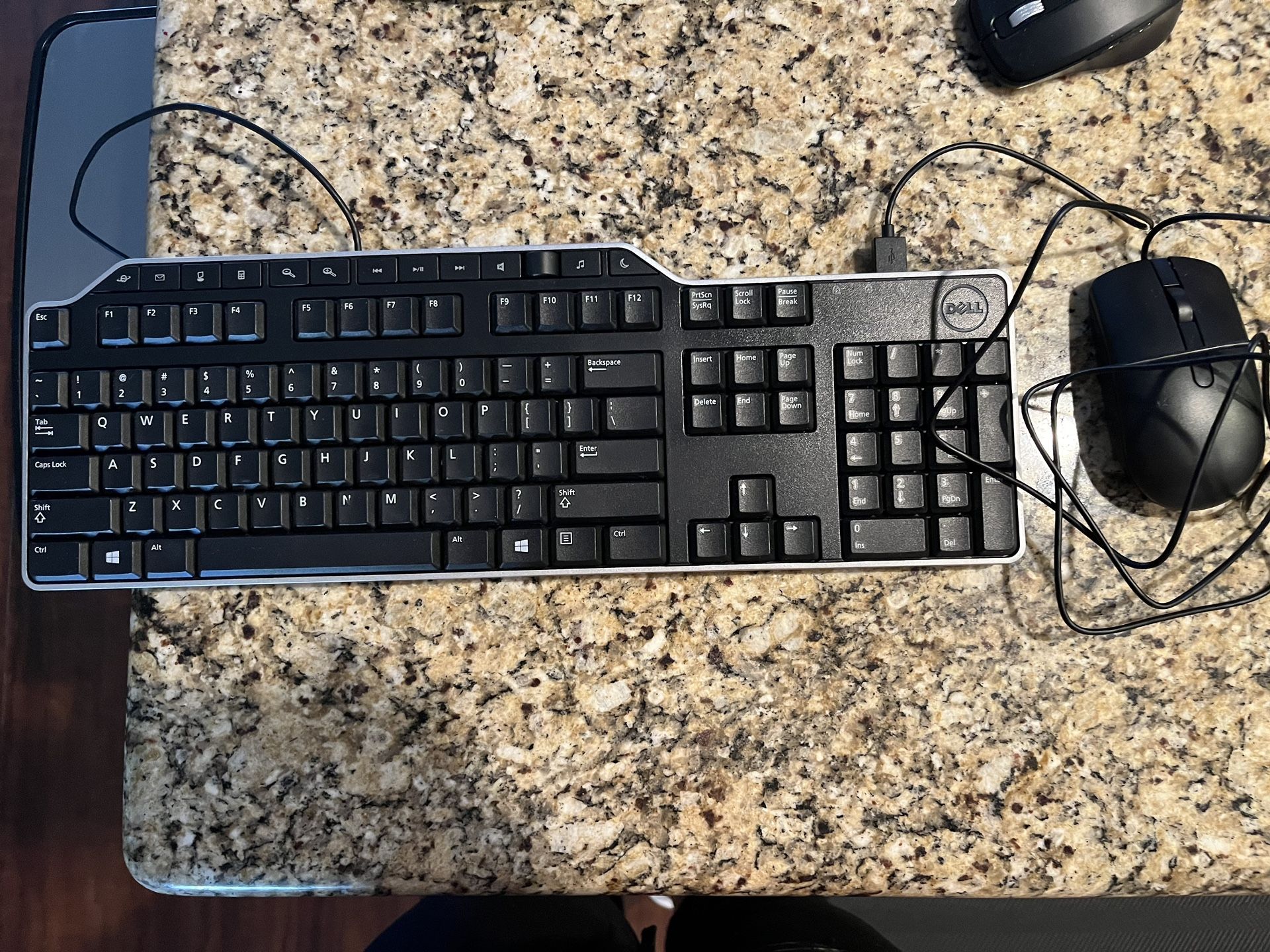 Dell KB5222 Business Multimedia Wired Keyboard With Mouse