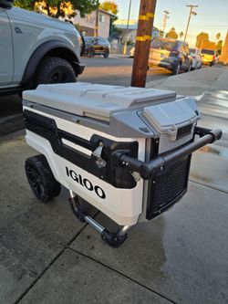 Igloo Rolling Cooler with Wheels