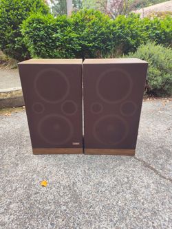 Pair Fisher Speakers