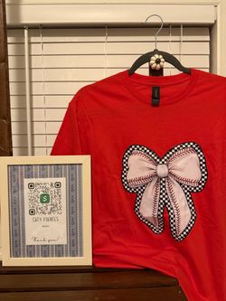 Graphic women’s tshirt baseball
