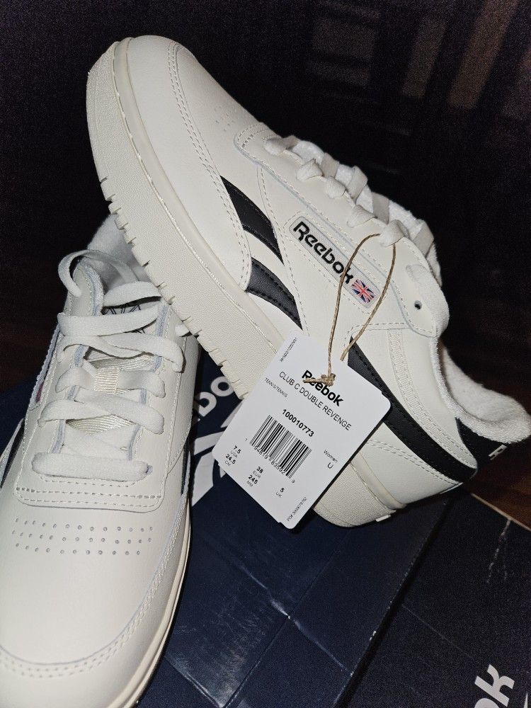 Reebok Size 7.5 Ladies