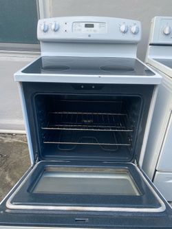 GE Stove in good condition
