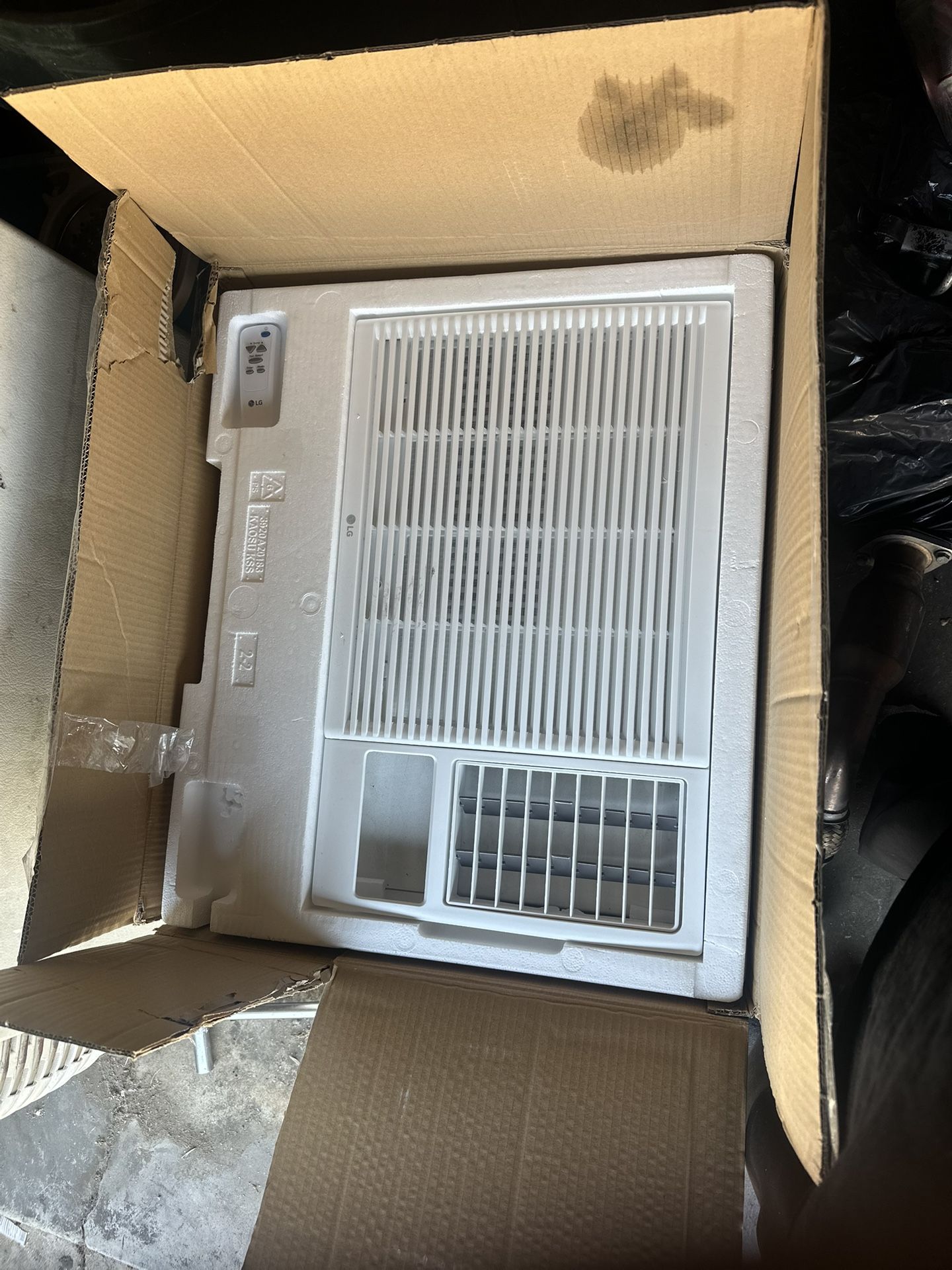 LG 12,200 BTU Window AC + Heater – Brand New in Box – $400 OBO