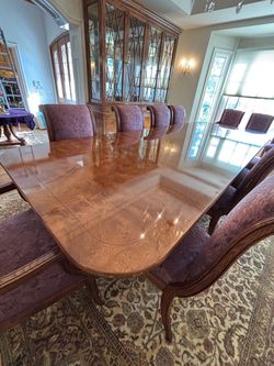 HENREDON CHARLES X DINING ROOM SET / CHINA CABINET/ SERVER