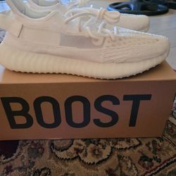 Yeezy 350 V2 Bone