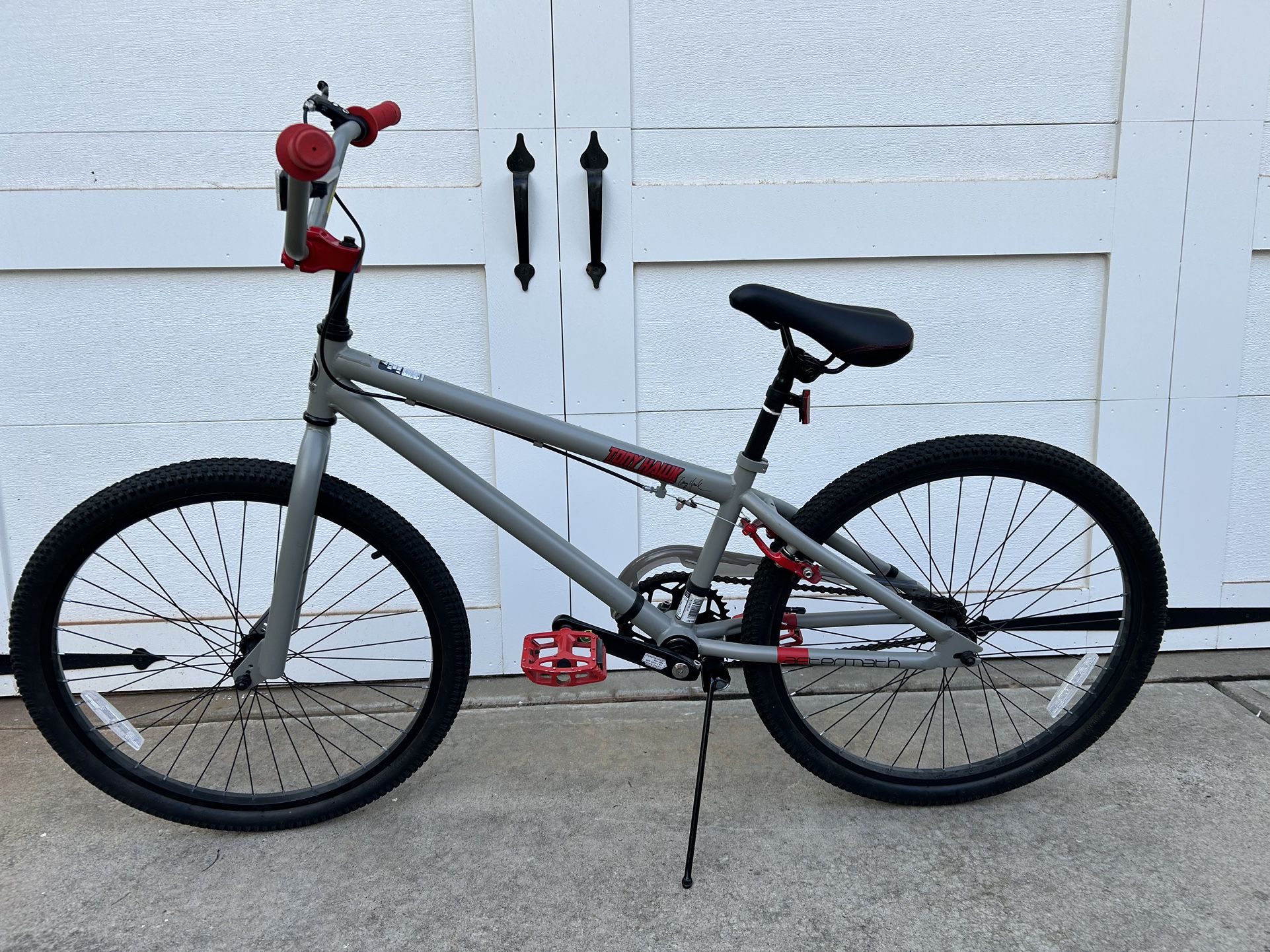 Dynacraft Tony Hawk Aftermath Grey/Red 24-inch Bike