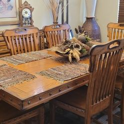 Dining Table + 6 Chairs 