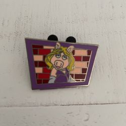 Ms Piggy Disney Pin Trading Pin