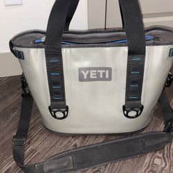 YETI Hopper Two 30 Soft Sided Cooler Fog Gray/Tahoe Blue ~ Broken Zipper AS IS