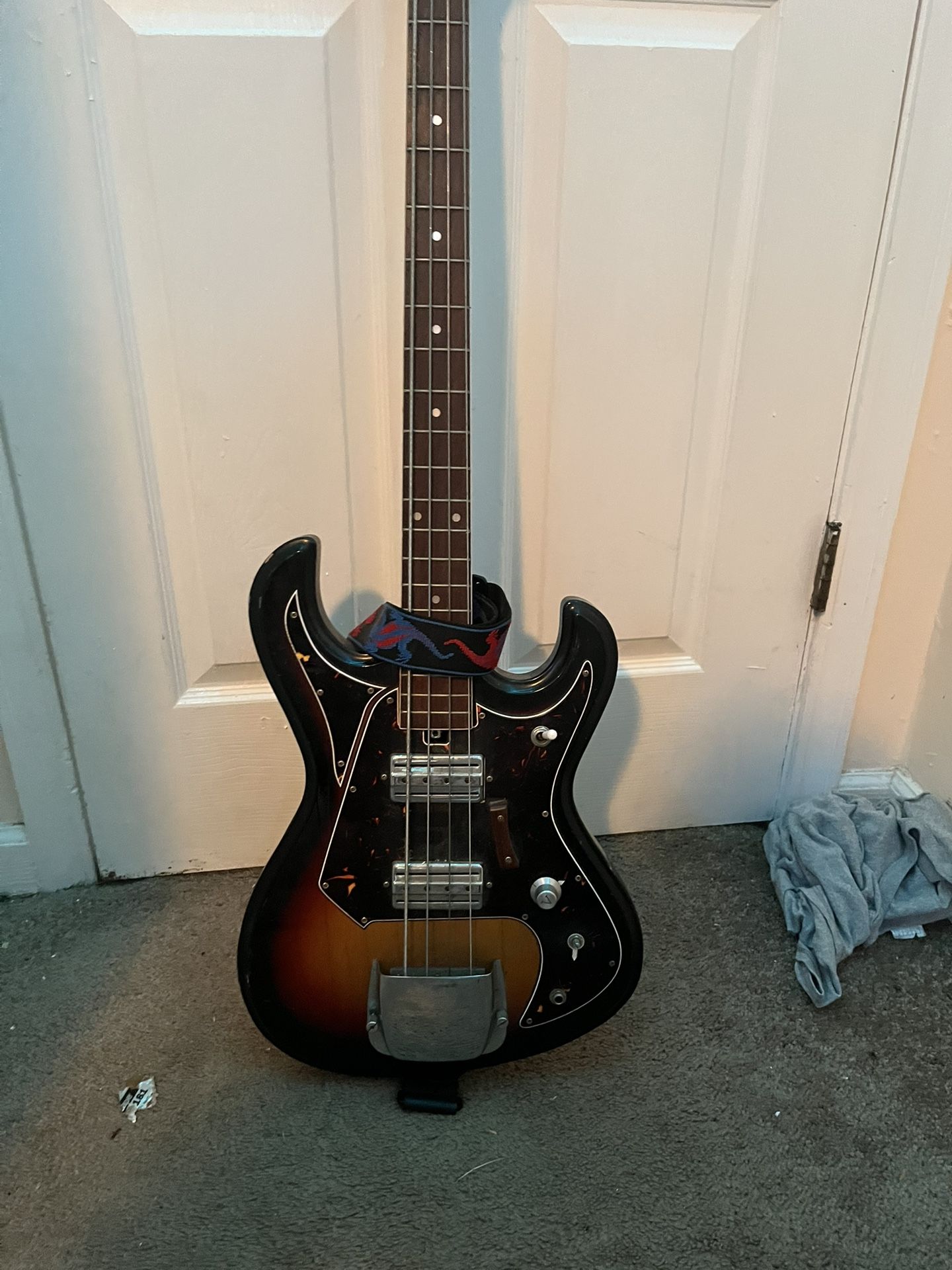 1960s National Eg467-2b Bass Guitar
