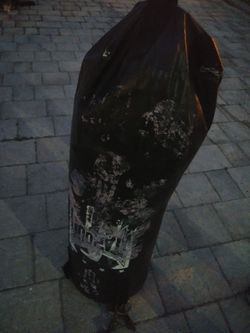 100 POUNDS PUNCHING BAG