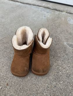 Girls uggs