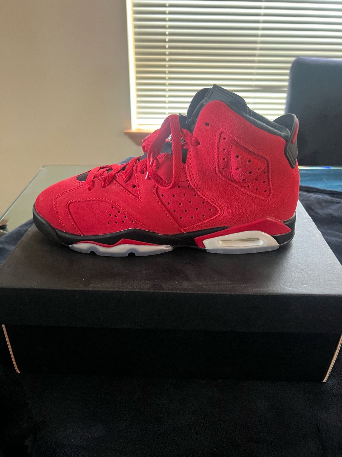 New Jordan 6 Retro 7Y $180