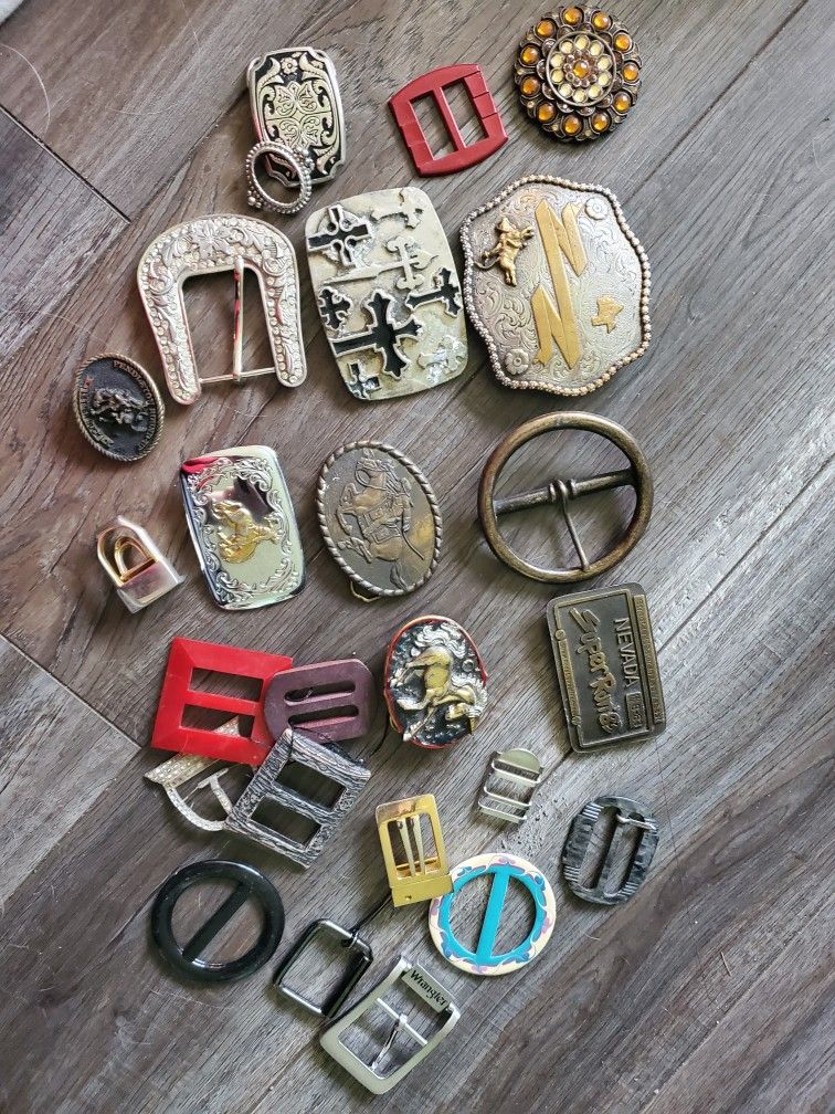 Belt Buckles Most Are Old Make Offers!