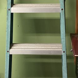 Werner 6 Ft Ladder/ 5 Steps