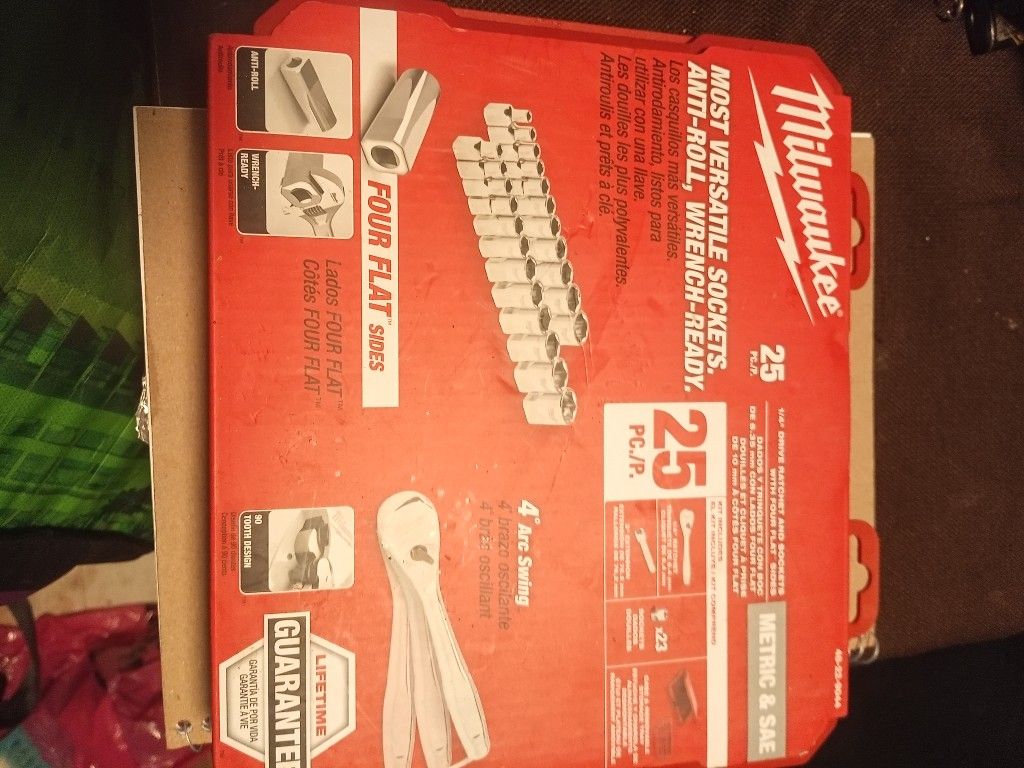 Milwaukee 25 Piece Socket Set