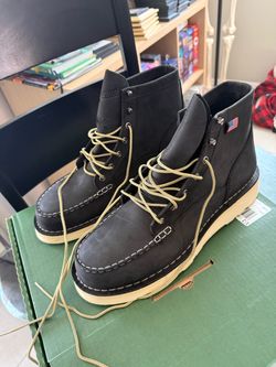 Danner safety shoes