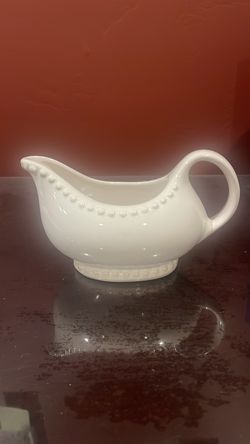 Modern Farmhouse Turkey Collection Ceramic White Glazed Beaded Edge Gravy Boat