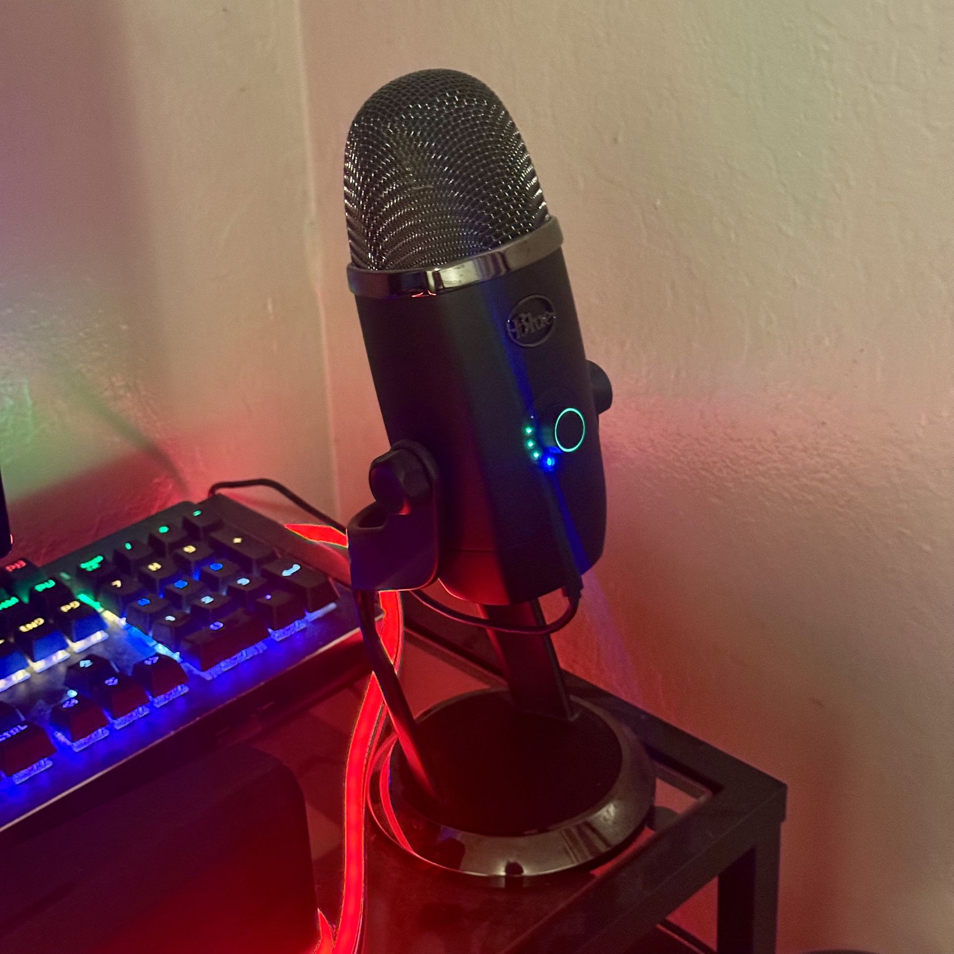 Logitech BLUE Yeti X Multi-Pattern USB Professional Microphone with BLUE VO!CE - Black