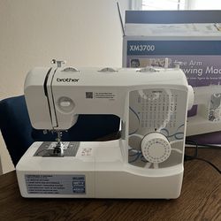 Brother Sewing Machine (Excellent Condition)