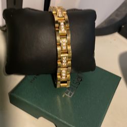 Small Gold Colored Bracelet