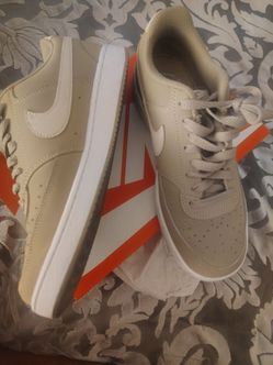 Women Nike shoes