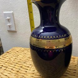 JARRON ANTIGUO AZUL DE PORCELANA FILETEADA EN DORADO