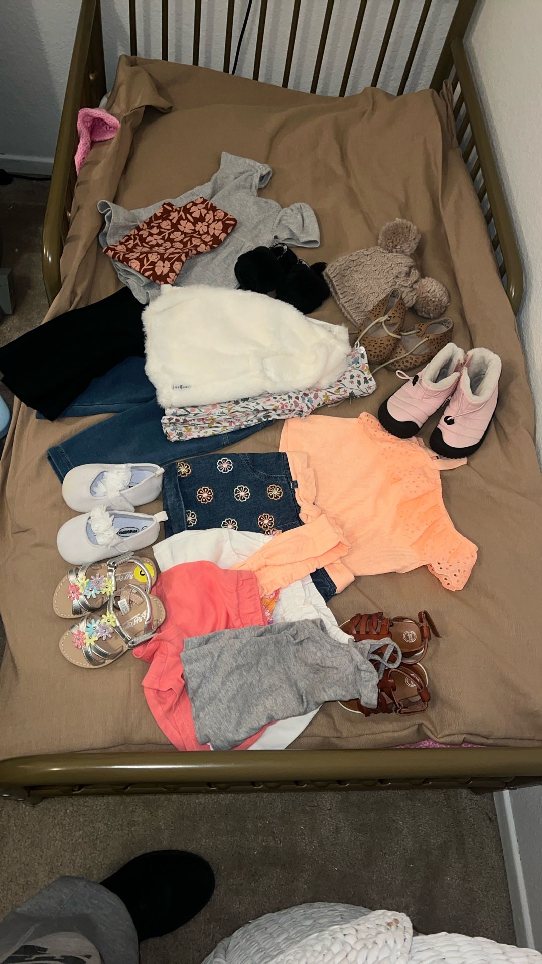 12-18 Month Bundle Gently Used Girl Clothes Sandals ,shoes Slippers Snow Boots Beanies Faux Fur Vest Shirts Outfits